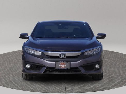 Used 2017 Honda Civic Touring image 4