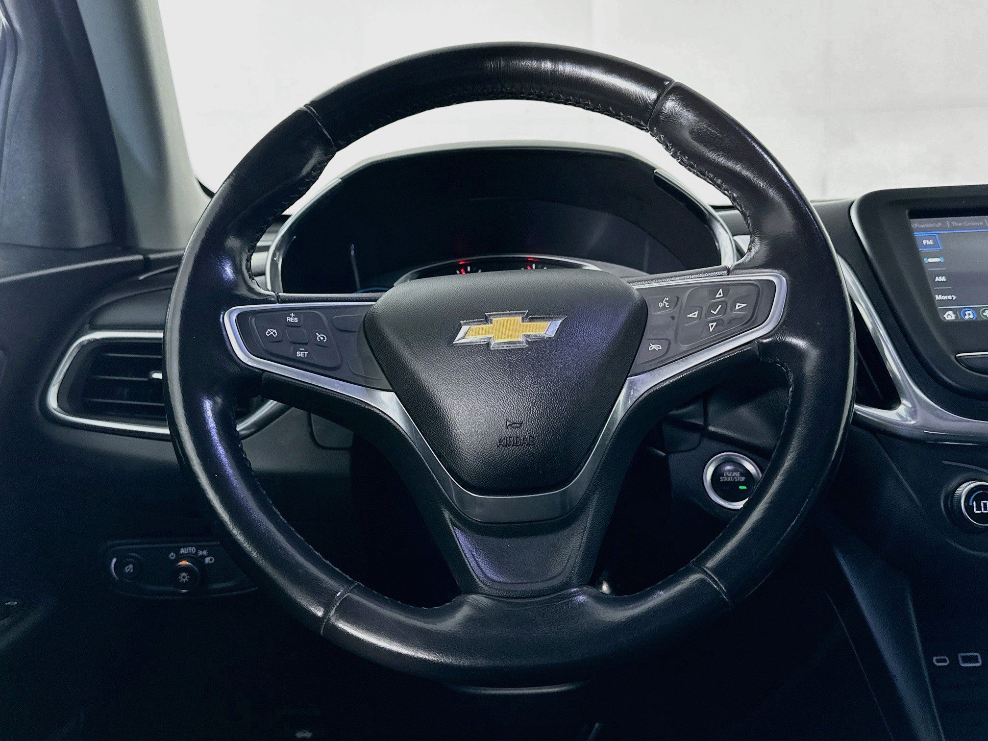 Used 2019 Chevrolet Equinox LT FWD image 18