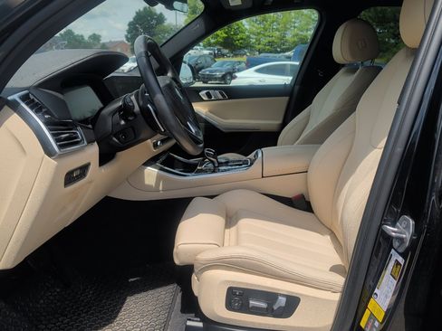 Used 2022 BMW X5 xDrive45e w/ Premium Package AWD/4WD image 13
