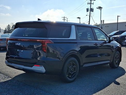 New 2026 Kia Carnival LX FWD image 3