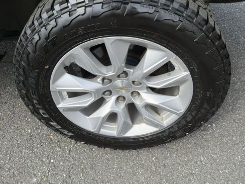 Used 2020 Chevrolet Silverado 1500 Custom w/ Custom Value Package image 13