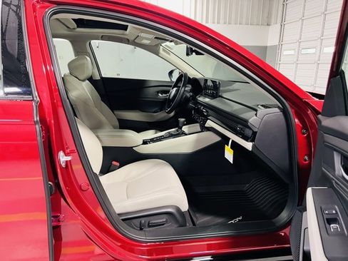 New 2025 Honda Accord EX-L image 32
