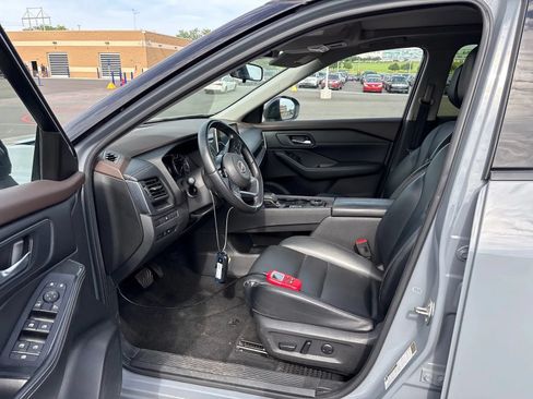 Used 2023 Nissan Rogue SV w/ SV Premium B Package AWD/4WD image 4