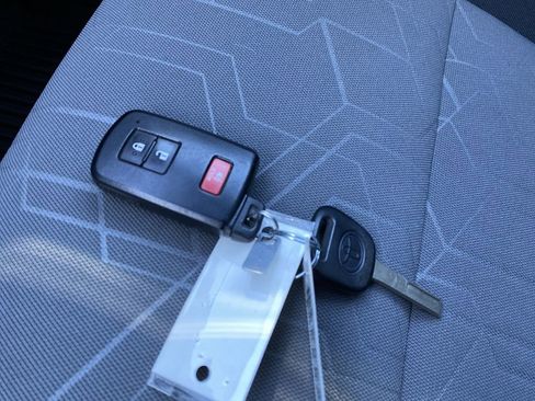 Used 2023 Toyota Tacoma TRD Off-Road image 37