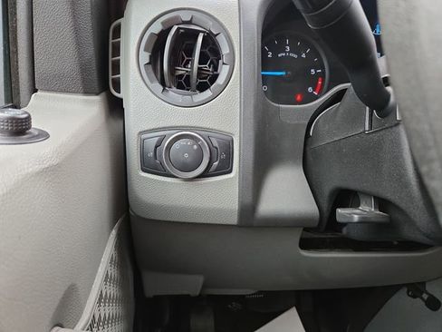 Used 2022 Ford E-450 and Econoline 450 Super Duty RWD image 19