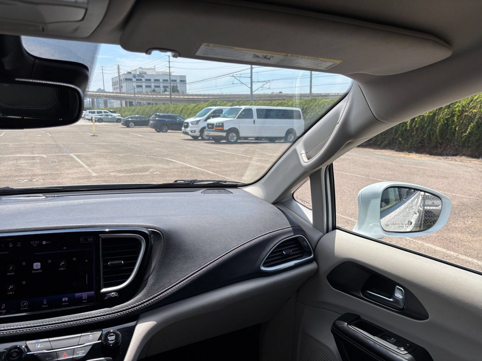 Used 2022 Chrysler Pacifica Touring-L FWD image 37