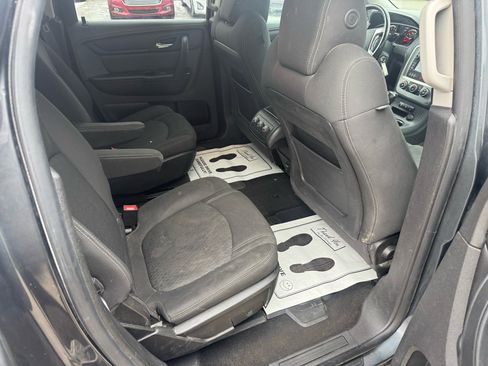 Used 2014 GMC Acadia SLE image 12