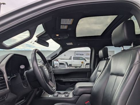 Used 2020 Ford Expedition Max XLT w/ Equipment Group 202A AWD/4WD image 9