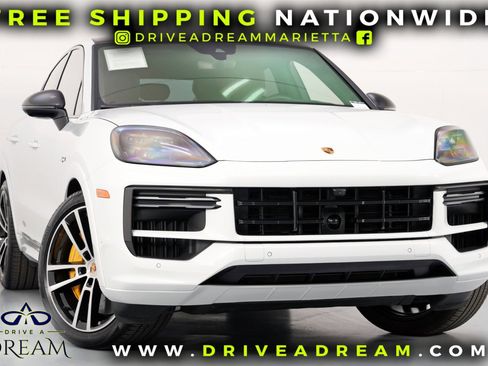 Used 2024 Porsche Cayenne Turbo image 2
