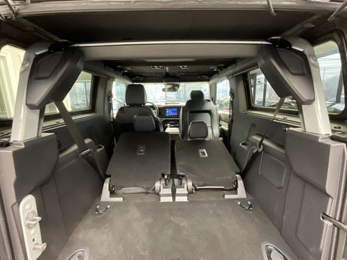 Used 2023 Ford Bronco Wildtrak image 24