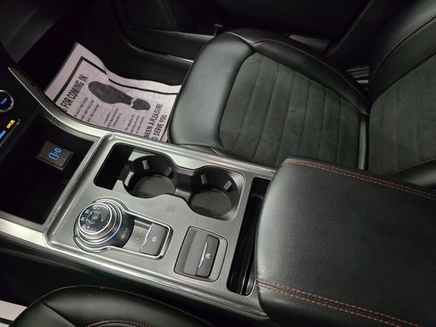 Used 2022 Ford Edge ST-Line image 24