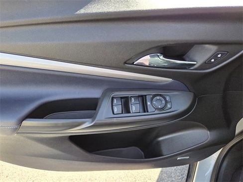 Used 2022 Chevrolet Bolt EUV Premier w/ Sun & Sound Package image 17