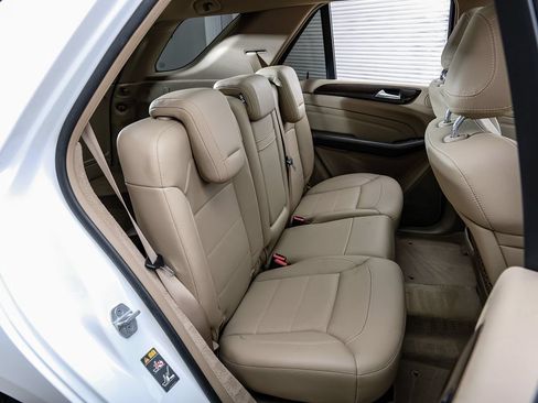 Used 2015 Mercedes-Benz ML 350 4MATIC w/ Premium 1 Package image 40