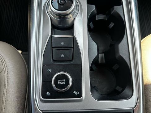 Used 2020 Ford Explorer XLT w/ Equipment Group 202A AWD/4WD image 21