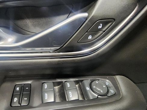 Used 2024 Chevrolet Suburban LT image 19