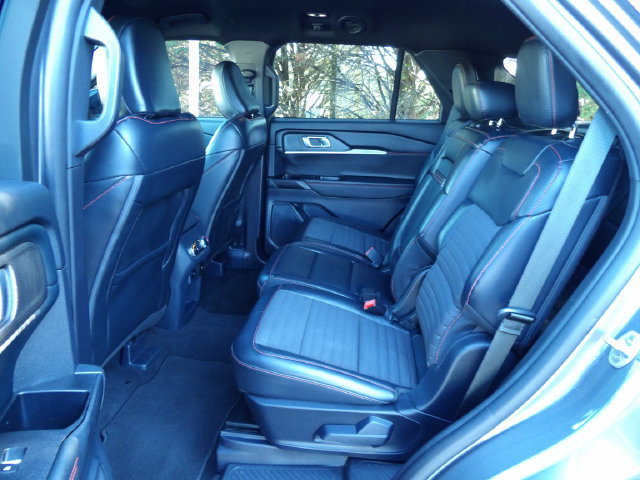 Used 2025 Ford Explorer ST-Line w/ ST-Line Street Pack AWD/4WD image 13