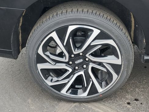 New 2026 Lincoln Navigator Reserve image 5