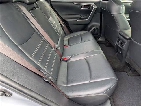 Used 2019 Toyota RAV4 XLE Premium FWD image 18