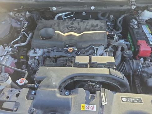 Used 2020 Toyota RAV4 XLE Premium image 30