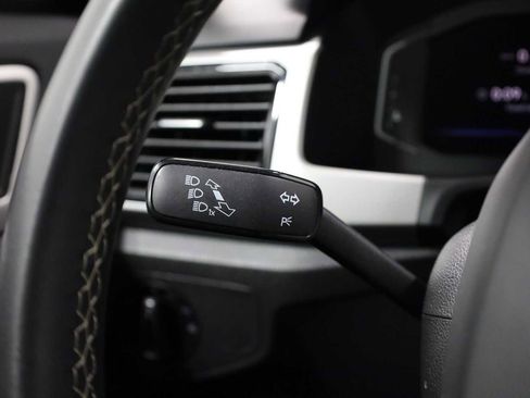 Used 2023 Volkswagen Atlas Cross Sport SE image 28