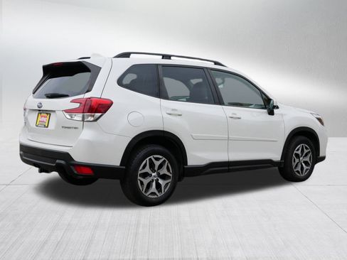 Used 2021 Subaru Forester Premium image 7