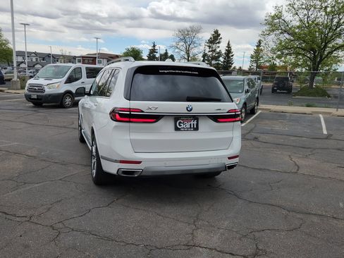 Used 2025 BMW X7 xDrive40i AWD/4WD image 12