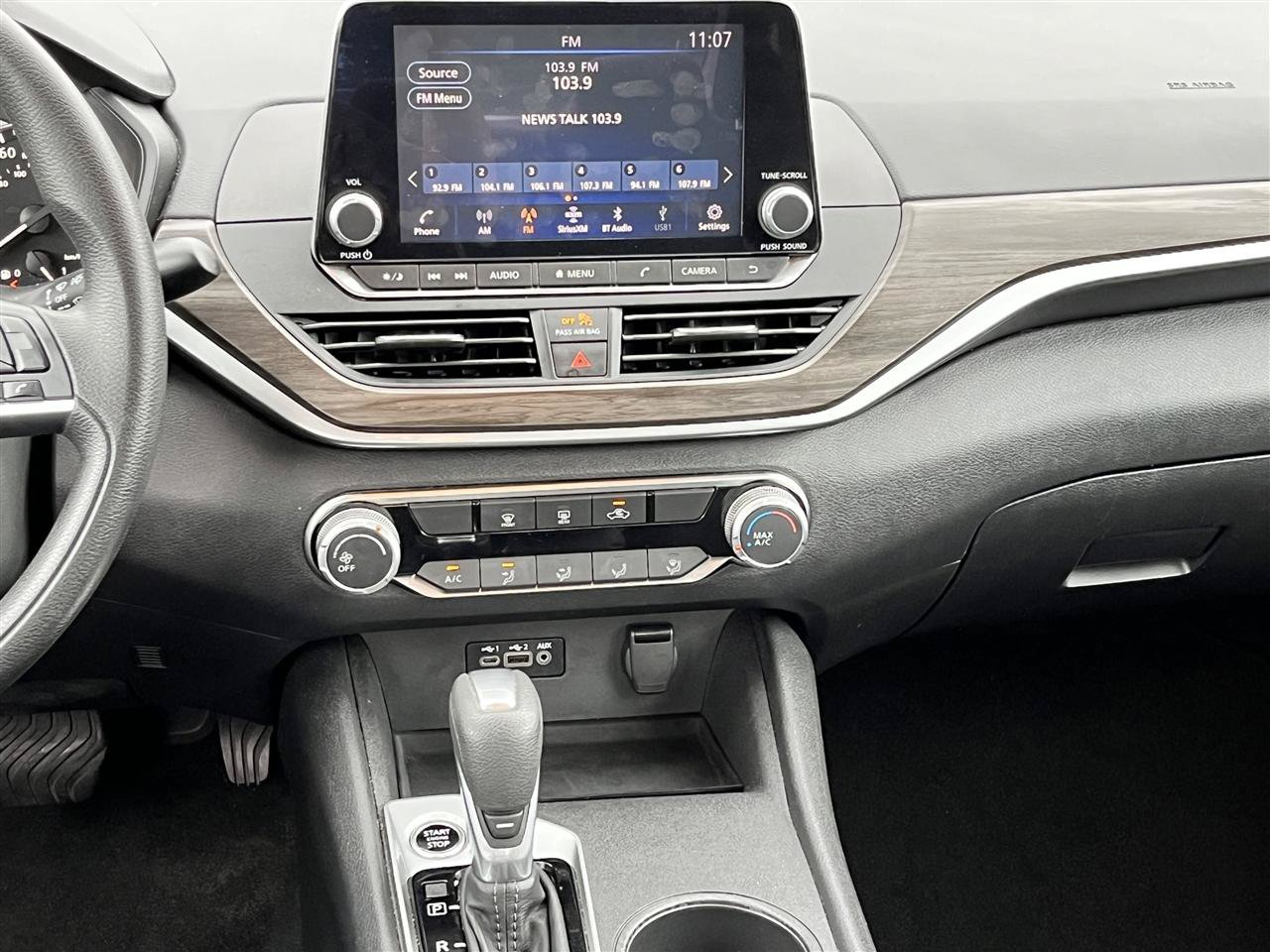 Used 2025 Nissan Altima 2.5 SV FWD image 20