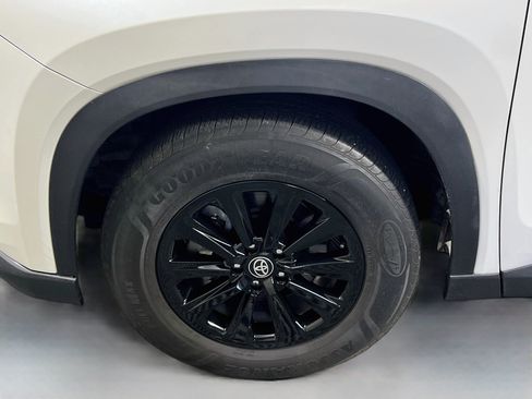 Used 2024 Toyota Grand Highlander FWD image 13