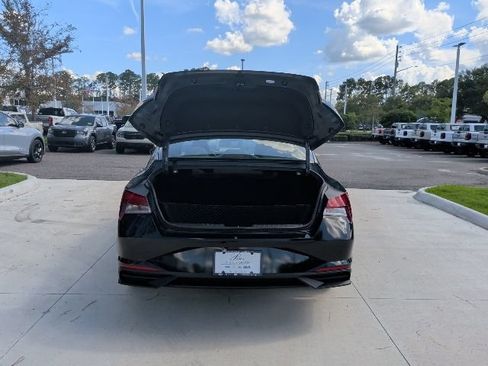 Certified 2023 Hyundai Elantra SEL FWD image 8