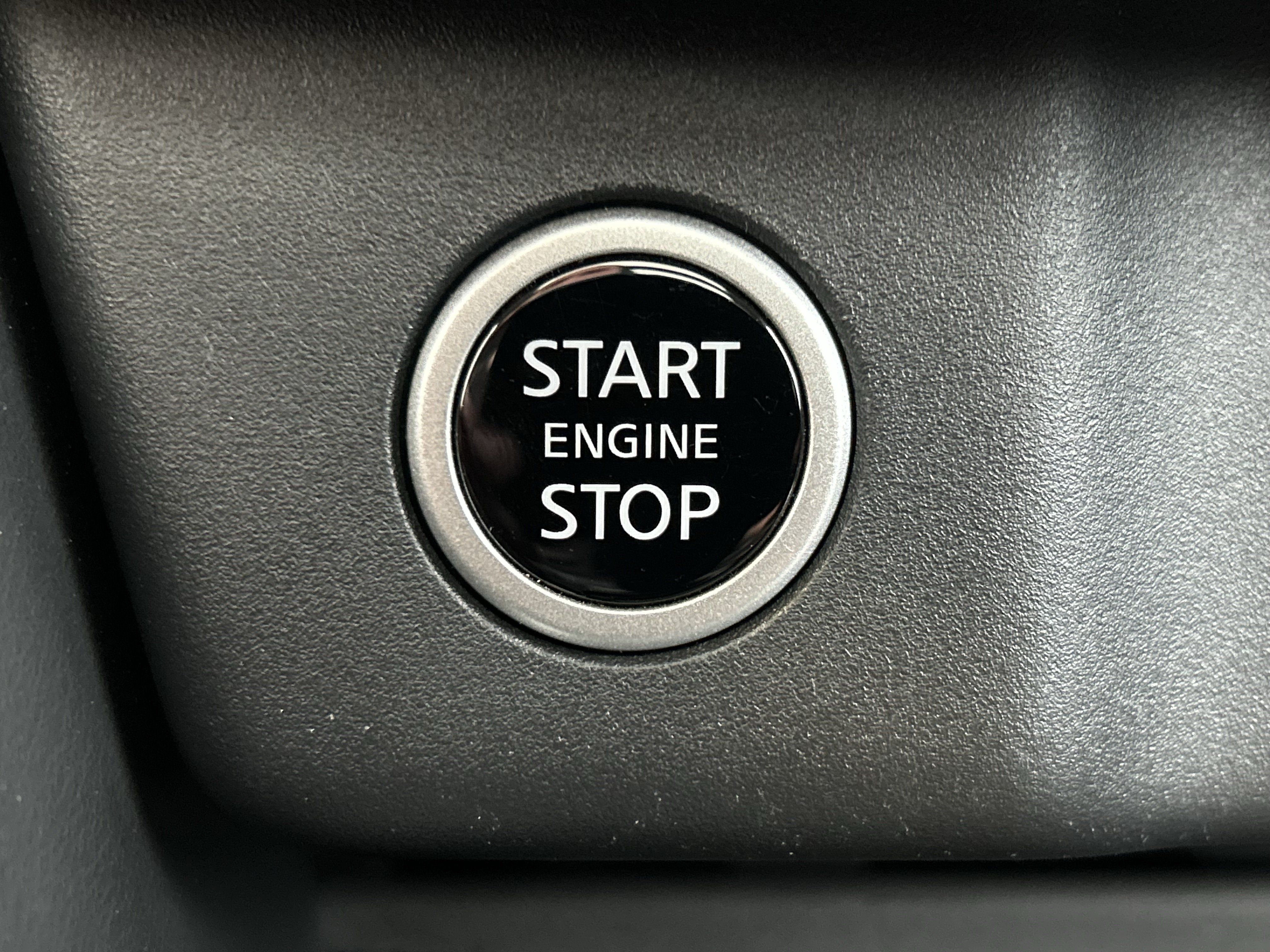 Used 2023 Nissan Rogue SL AWD/4WD image 32
