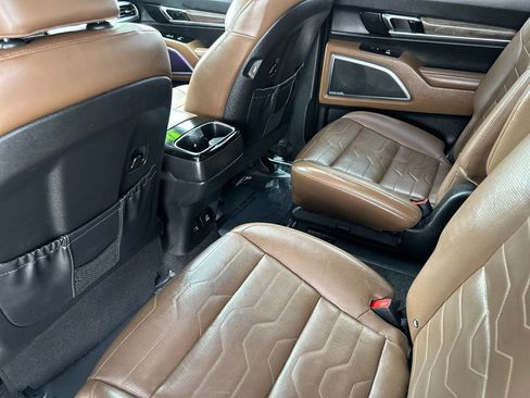 Used 2022 Kia Telluride SX w/ SX Prestige Package AWD/4WD image 11