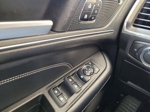 Used 2023 Ford Edge Titanium image 27