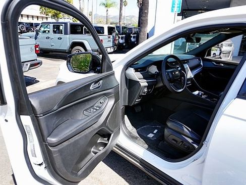 New 2025 Jeep Grand Cherokee L Altitude X image 41