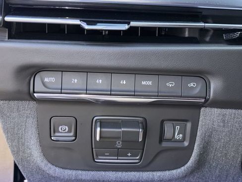 Used 2025 Cadillac Escalade Sport Platinum w/ LPO, Floor Liner Package AWD/4WD image 24
