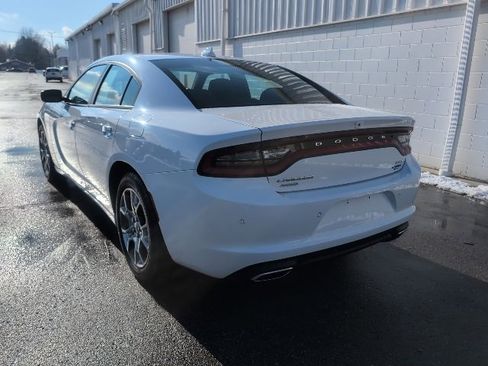 Used 2017 Dodge Charger SXT w/ Driver Confidence Group image 5
