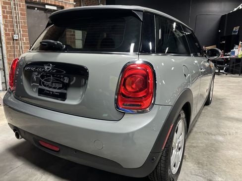 Used 2019 MINI Cooper 2-Door Hardtop w/ Storage Package image 12