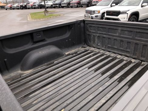 Used 2018 GMC Sierra 1500 SLT image 9