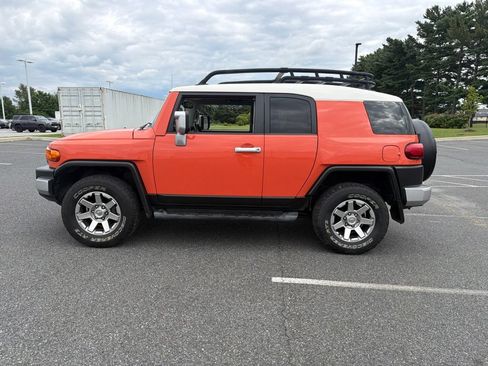 Used 2014 Toyota FJ Cruiser 4WD w/ Upgrade Package image 3