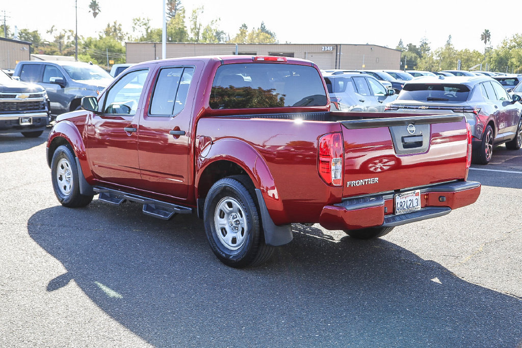 Used 2021 Nissan Frontier S RWD image 2