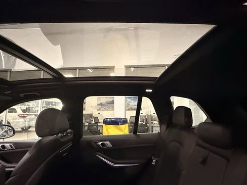 Used 2022 BMW X5 xDrive40i w/ Climate Comfort Package image 42