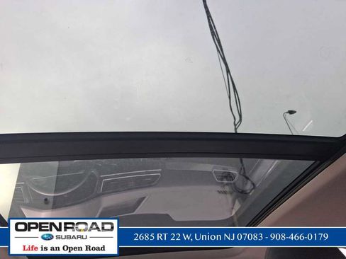 Used 2024 Volkswagen Tiguan SE w/ Panoramic Sunroof Package image 10