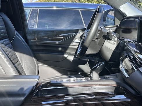 Used 2023 Cadillac Escalade Sport Platinum w/ LPO, ONYX Package image 5