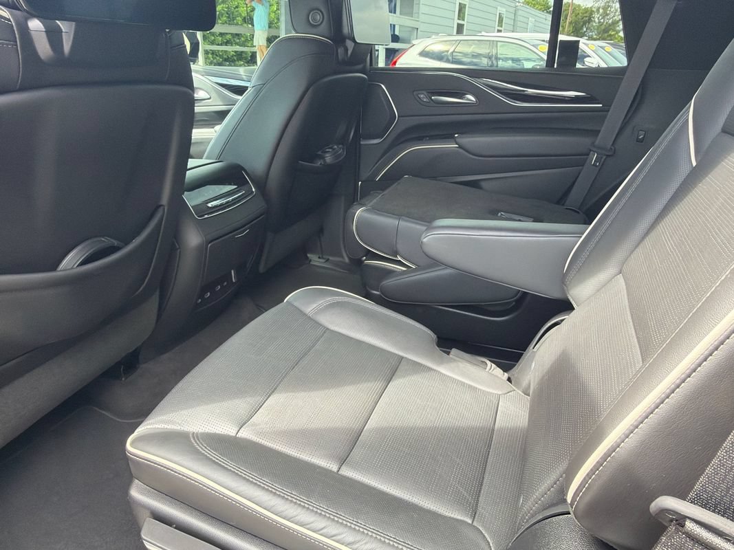 Used 2024 Cadillac Escalade Sport w/ Touring Package AWD/4WD image 21