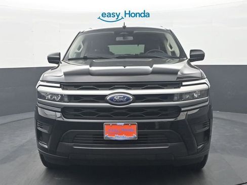 Used 2024 Ford Expedition XLT image 3