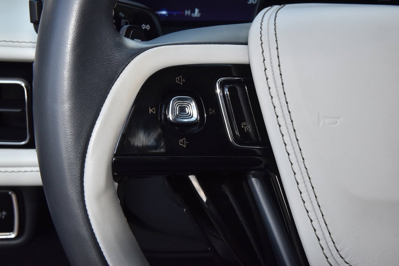 Certified 2025 Lincoln Aviator 2WD w/ Jet Appearance Package image 25