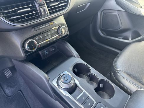 Used 2022 Ford Escape Titanium w/ Class II Trailer Tow Package image 15