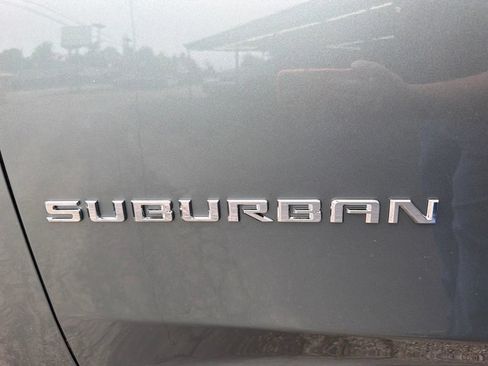 Used 2024 Chevrolet Suburban LT AWD/4WD image 9