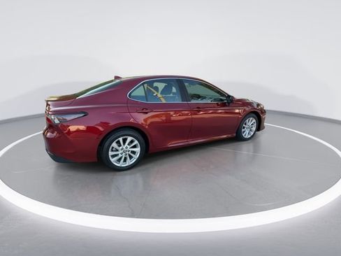 Used 2021 Toyota Camry LE image 8
