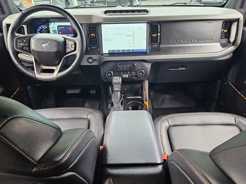 Used 2023 Ford Bronco Badlands image 10
