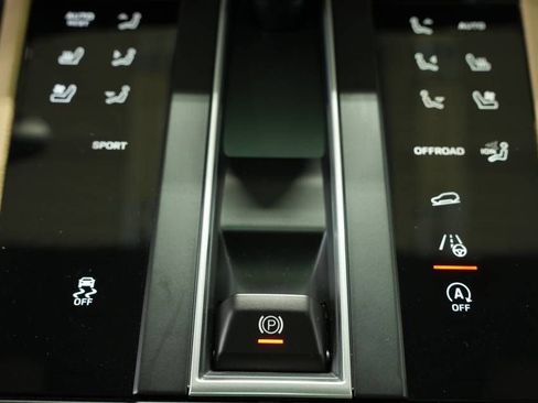 New 2026 Porsche Macan image 22